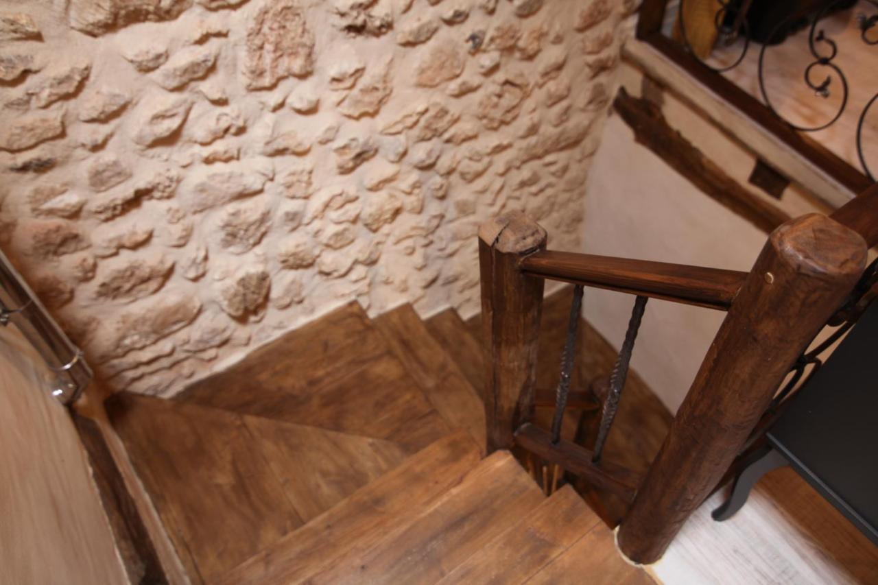 Wabisabi Townhouse Villa Montejo de la Vega de la Serrezuela ภายนอก รูปภาพ
