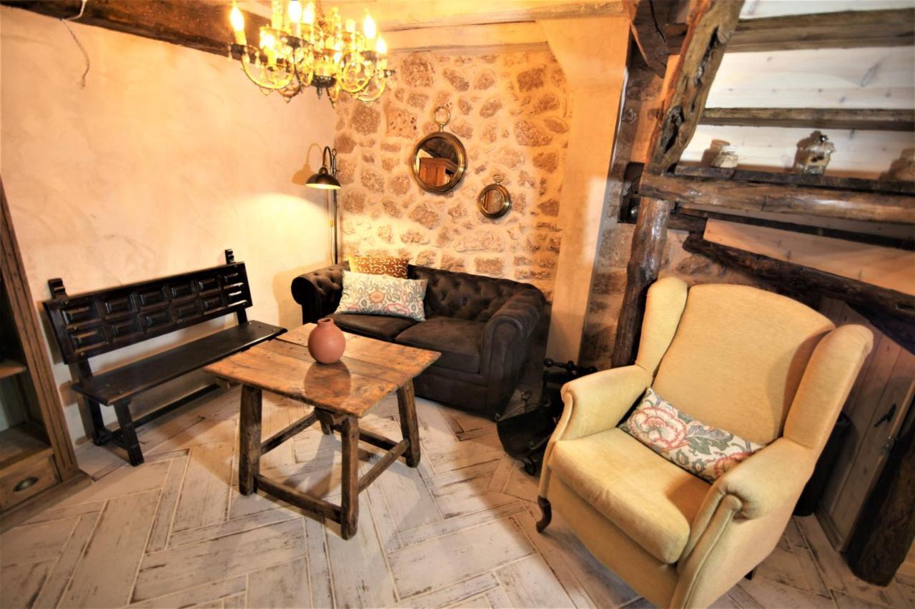 Wabisabi Townhouse Villa Montejo de la Vega de la Serrezuela ภายนอก รูปภาพ