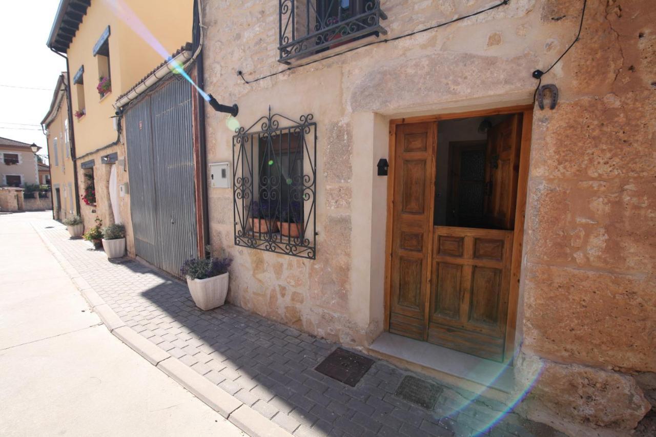 Wabisabi Townhouse Villa Montejo de la Vega de la Serrezuela ภายนอก รูปภาพ