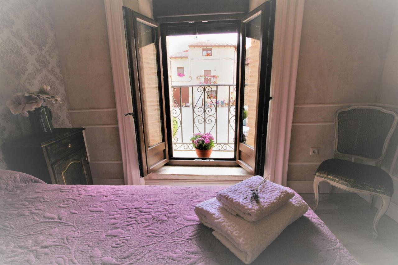 Wabisabi Townhouse Villa Montejo de la Vega de la Serrezuela ภายนอก รูปภาพ