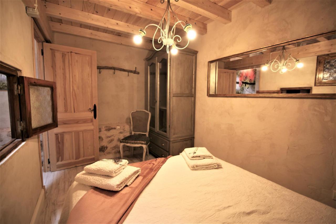 Wabisabi Townhouse Villa Montejo de la Vega de la Serrezuela ภายนอก รูปภาพ