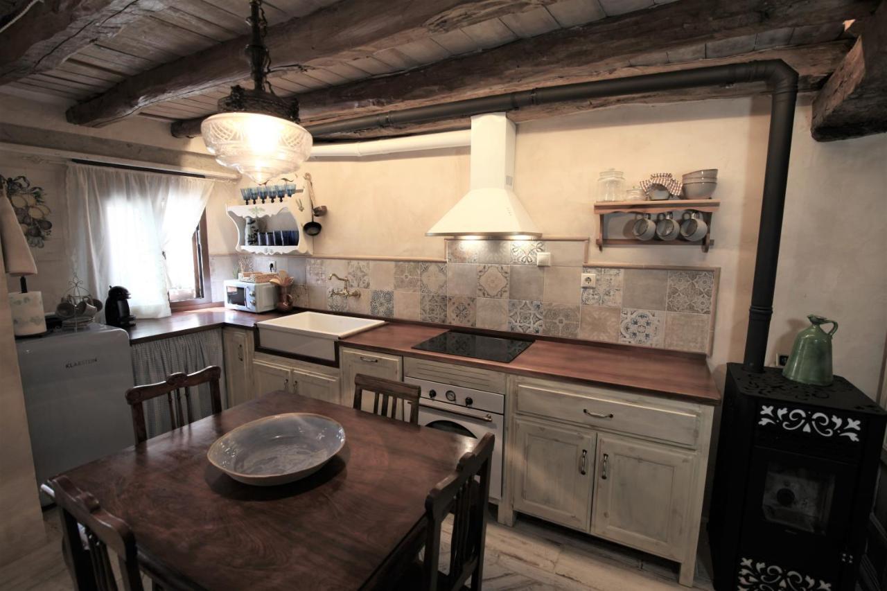 Wabisabi Townhouse Villa Montejo de la Vega de la Serrezuela ภายนอก รูปภาพ