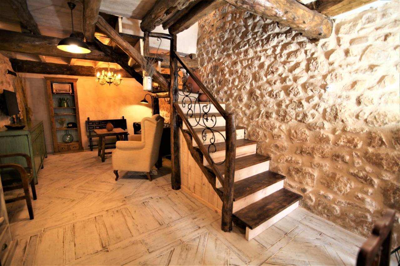 Wabisabi Townhouse Villa Montejo de la Vega de la Serrezuela ภายนอก รูปภาพ