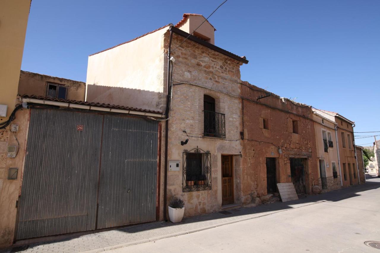Wabisabi Townhouse Villa Montejo de la Vega de la Serrezuela ภายนอก รูปภาพ