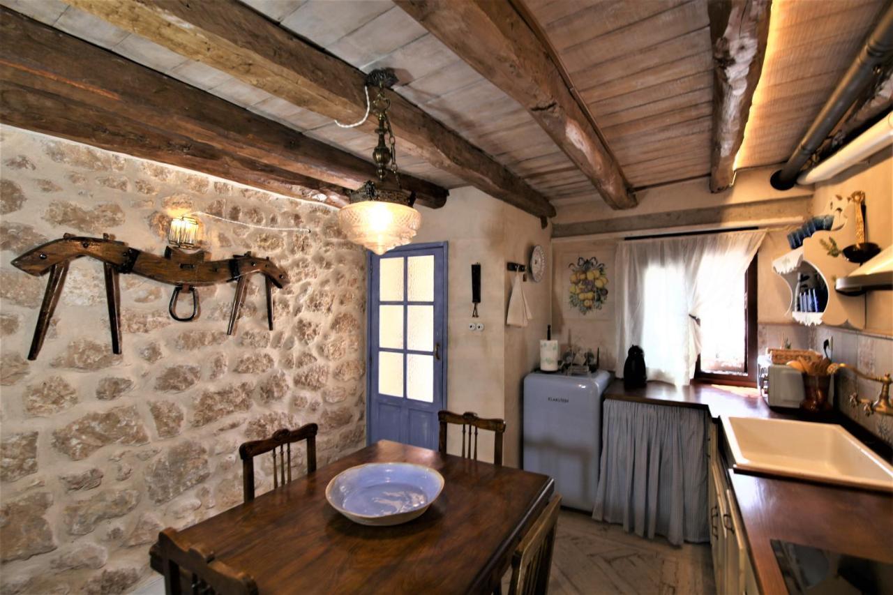 Wabisabi Townhouse Villa Montejo de la Vega de la Serrezuela ภายนอก รูปภาพ