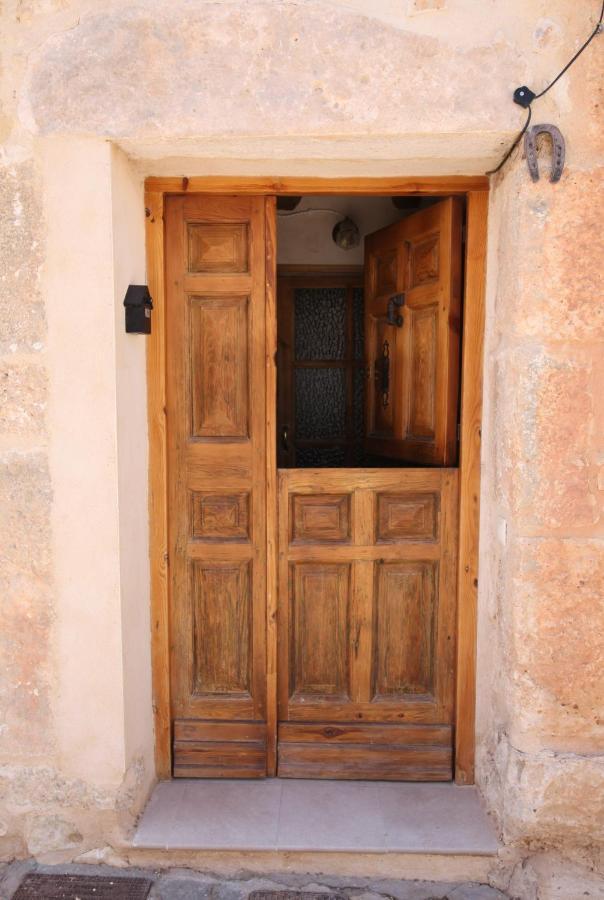 Wabisabi Townhouse Villa Montejo de la Vega de la Serrezuela ภายนอก รูปภาพ