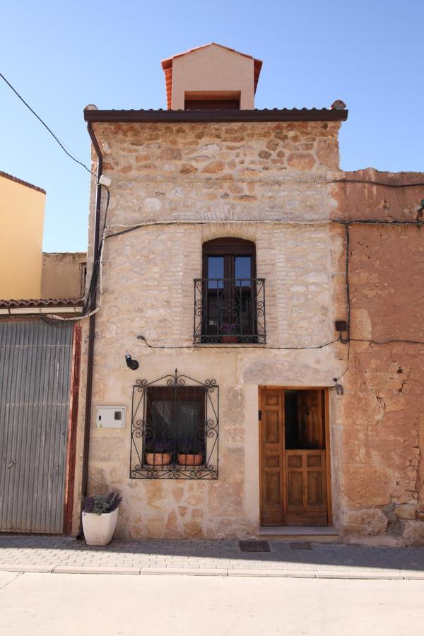 Wabisabi Townhouse Villa Montejo de la Vega de la Serrezuela ภายนอก รูปภาพ